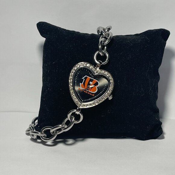 Cincinnati Bengals NFL Heart Stainless-Steel Bracelet Watch by Game Time NEW - Picture 1 of 4